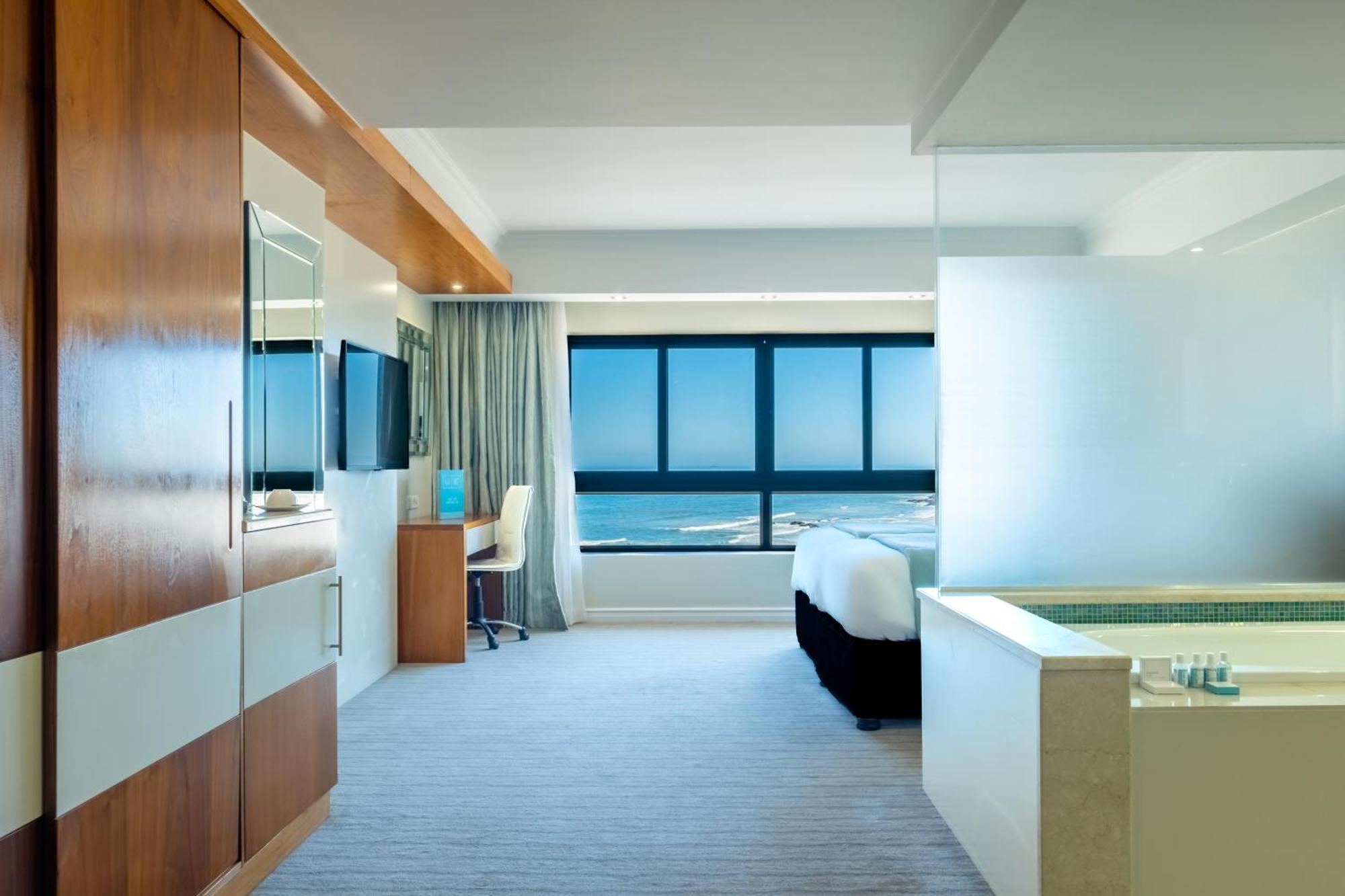Blaauwberg Beach Hotel Блаубергстранд Экстерьер фото