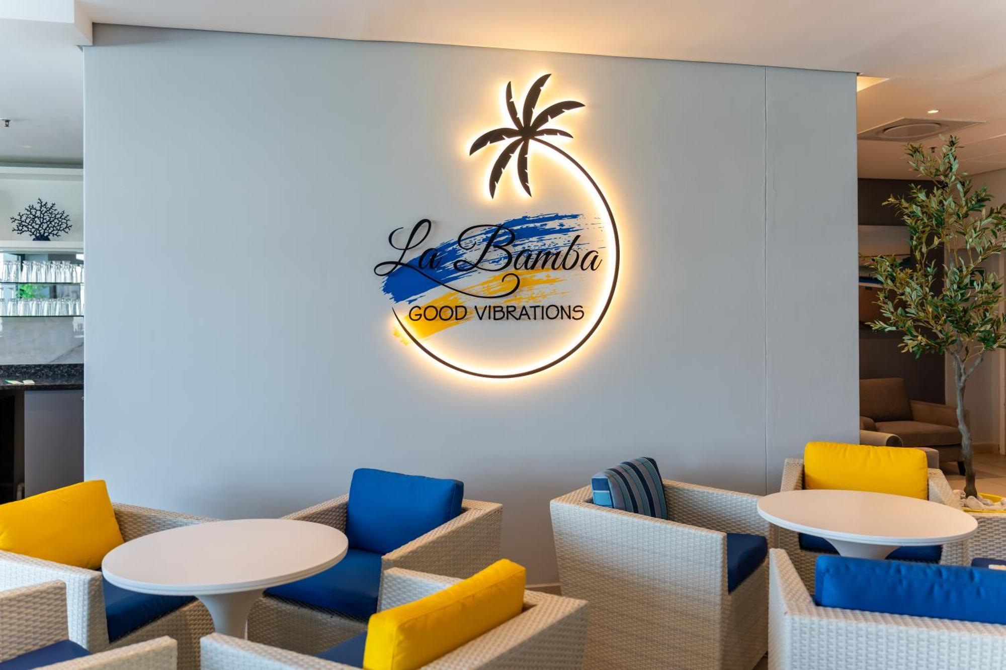 Blaauwberg Beach Hotel Блаубергстранд Экстерьер фото