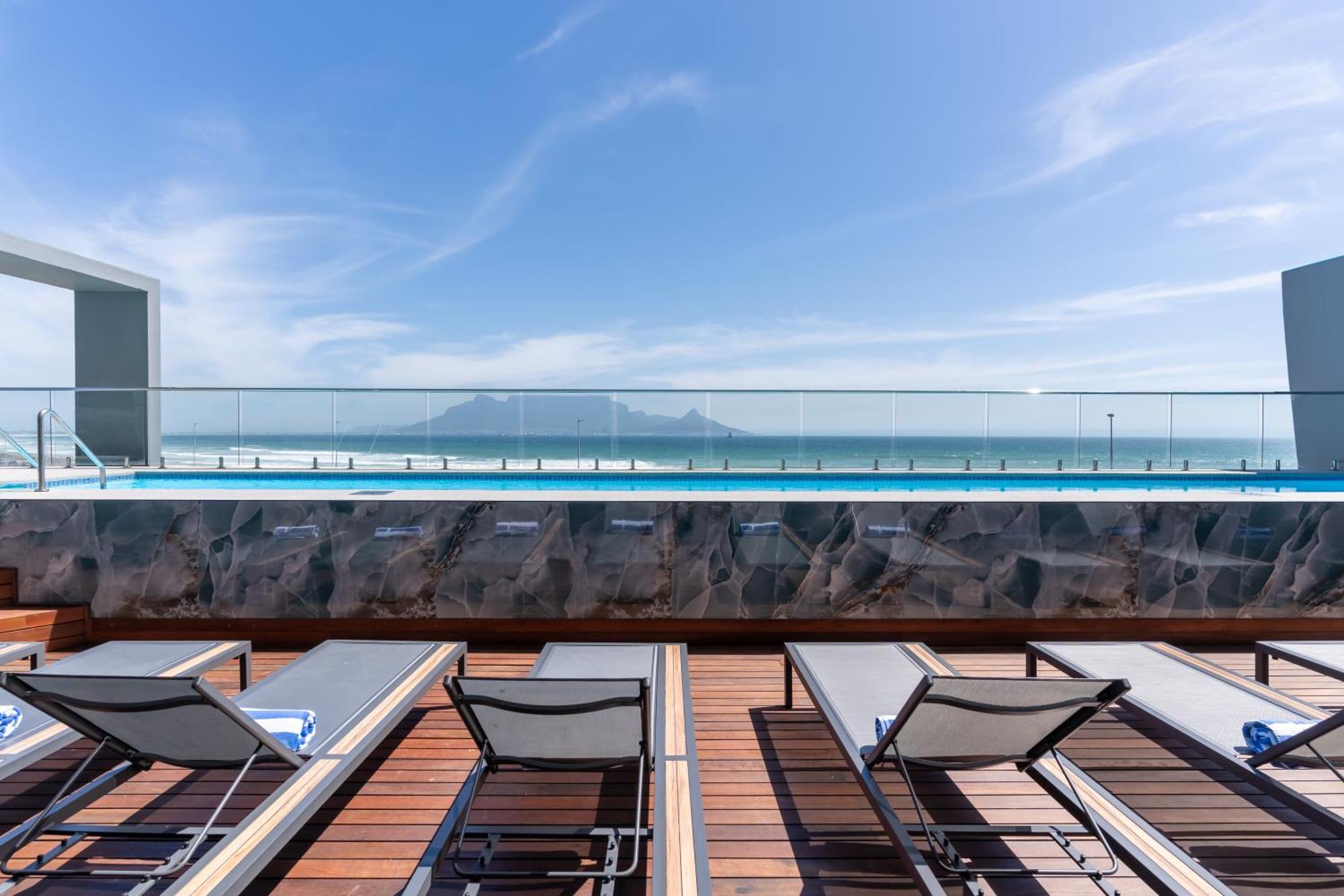 Blaauwberg Beach Hotel Блаубергстранд Экстерьер фото